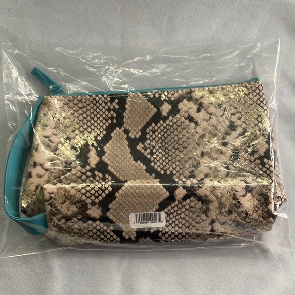 🧰 ULTA COLLECTION | TEAL HANDLED FAUX SNAKESKIN MAKEUP BAG - Picture 6 of 9